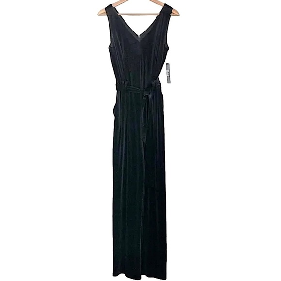 TAHARI ASL Black Velvet Sleeveless Belted V-Neck Wide Leg        Jumpsuit - Picture 3 of 12